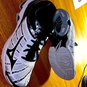 Mizuno Wave Voltage Womens volleyball shoe